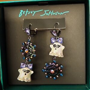 Betsey Johnson ghost spiderweb glow earrings